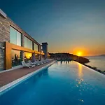 Single At Adabuku Seba Solemar Site -luxury Utilities Included * 博阿齐奇